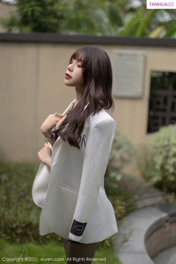 陈芝 芝芝Booty 全民女神芝芝Booty 典雅多姿的吊裙第2张图片